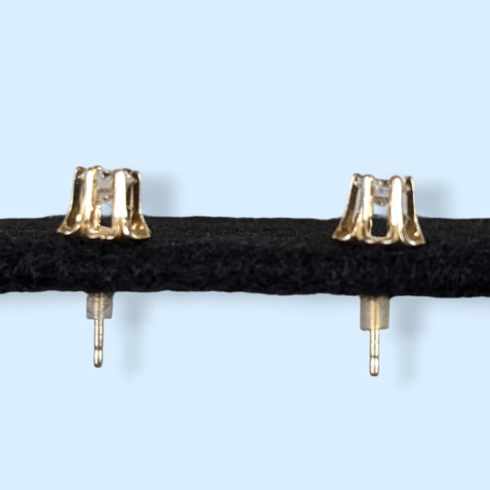 V. 14k Gold 0.5 Carat Diamond Stud Open Gallery Earrings - Picture 6 of 10